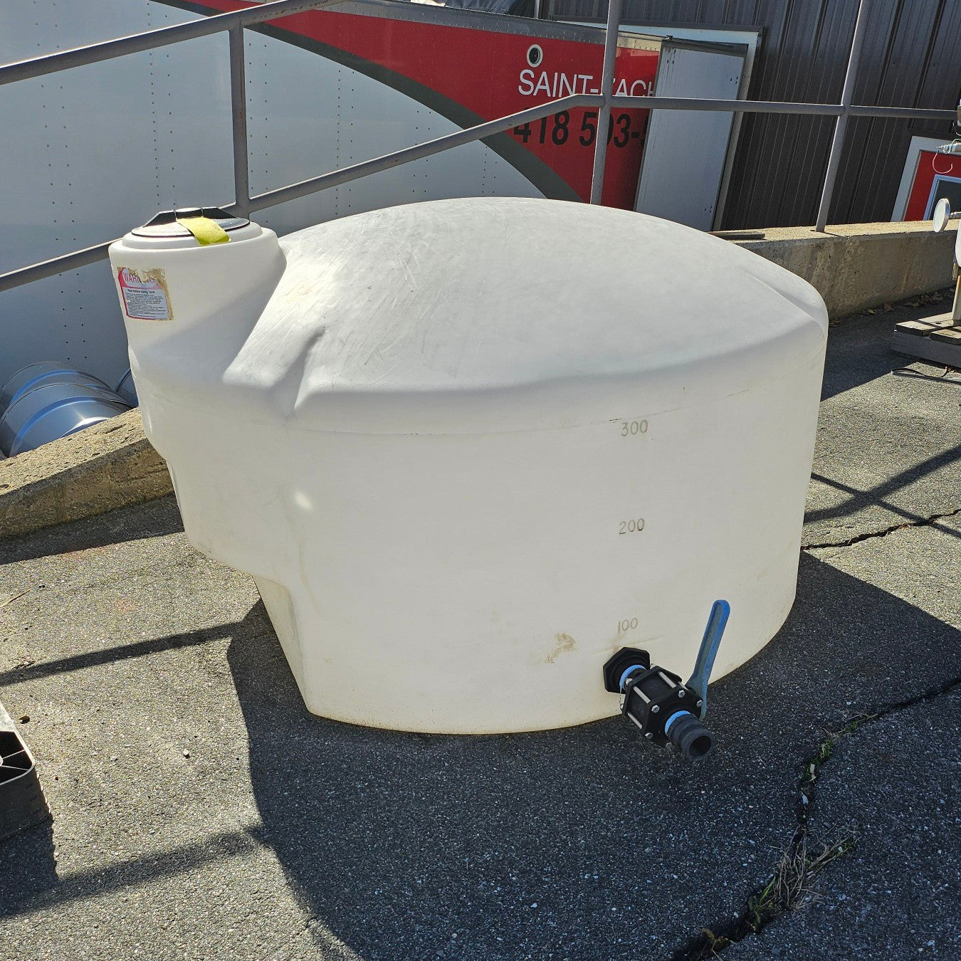 Used 425 Gallon Plastic Pickup Tank