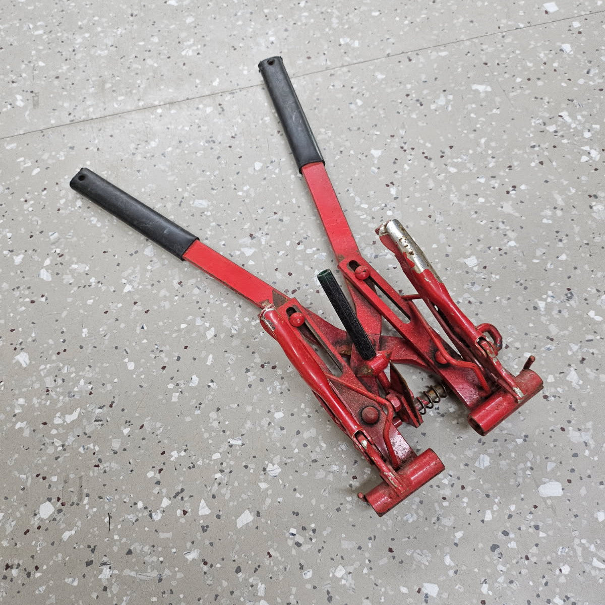 Used Two Hand Tubing Tool for 5/16" Tubing