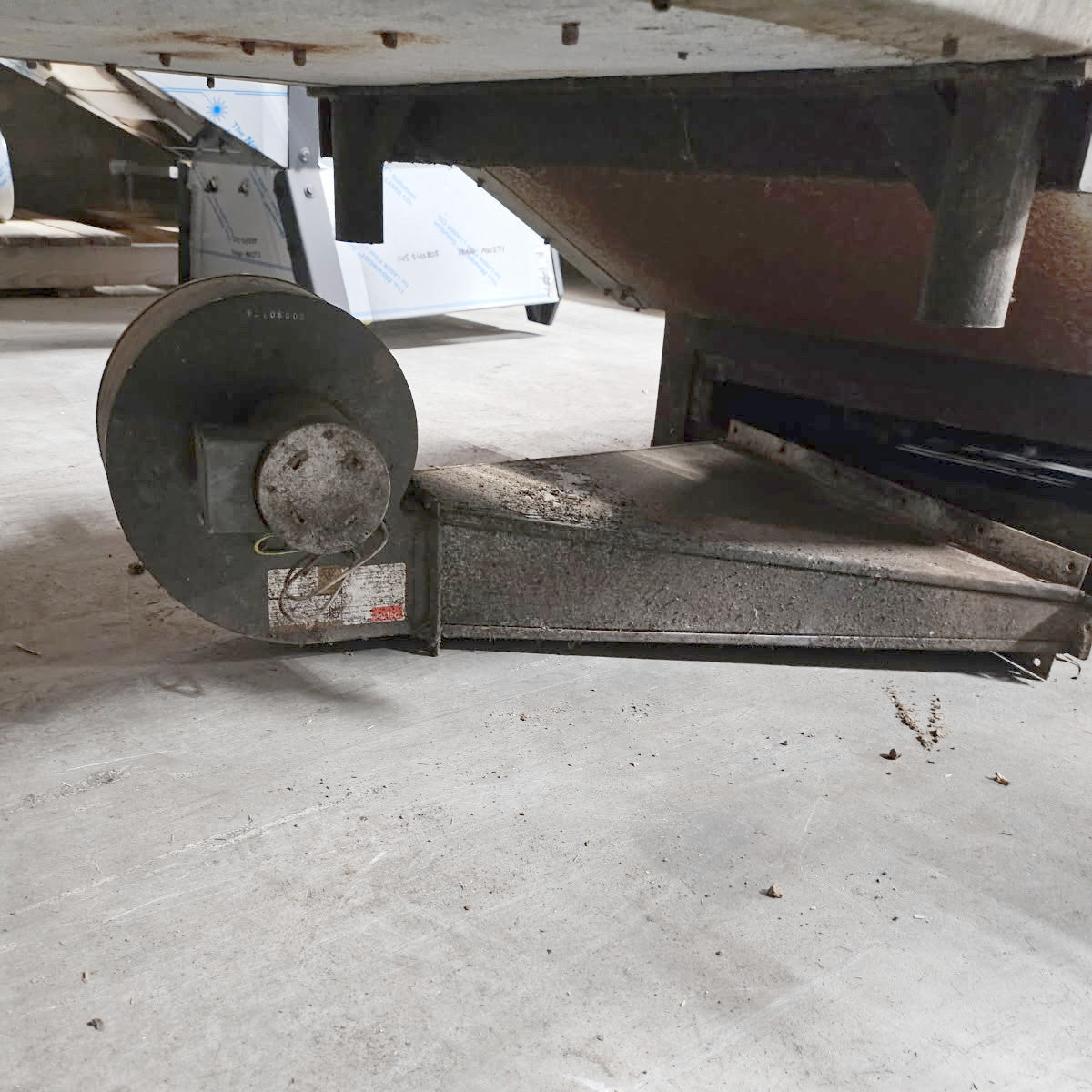 30"x8' Leader Evaporator w/ Lead Free Soldered Raised Flue Pan, Steamaway Pan and Welded Syrup Pan (arch needs repair)