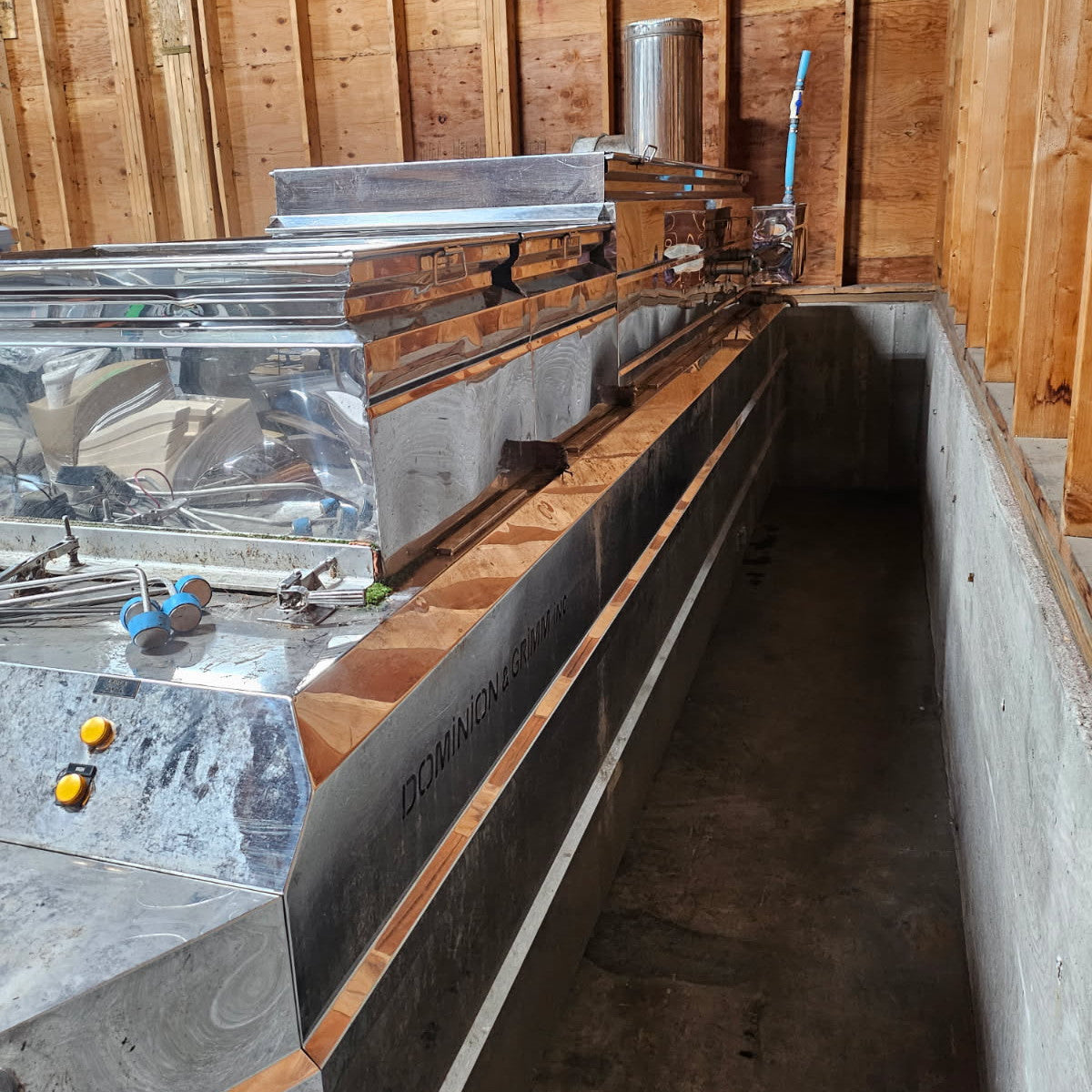 3'x12' D&G Oil Fired Champion Evaporator with Oil Burner, Burner Cover, Welded Raised Flue Cross Flow Pans