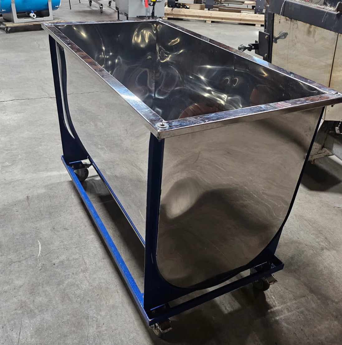 130 Gallon H2O Stainless Round Bottom Tank on Wheels (New)