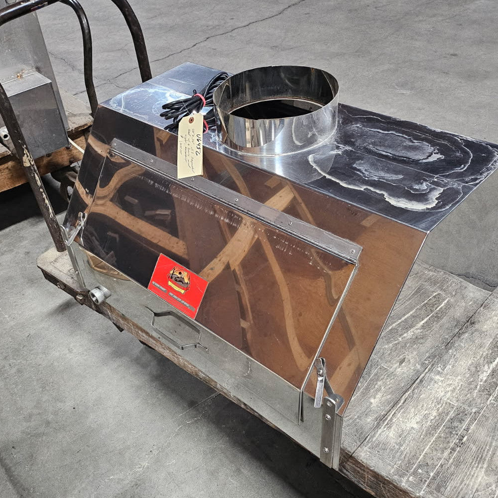 28"x34" Leader SS Suspended Hood w/2 Doors and Light, Excellent