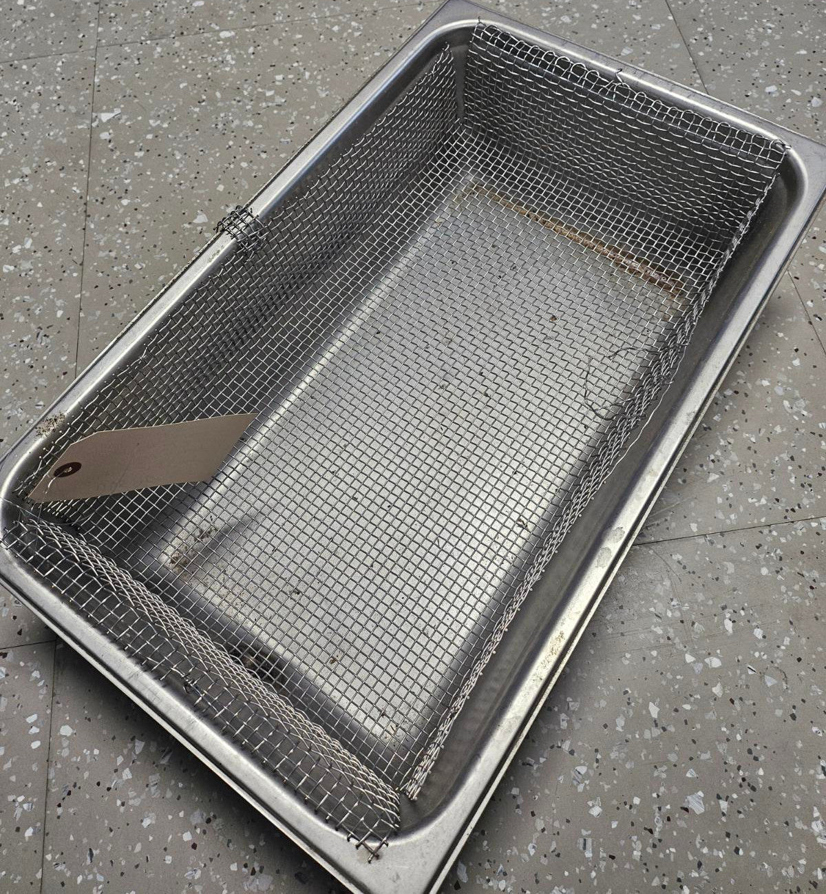 Used 12"x20"x5" SS pan with Drawoff Fitting & SS Wire Filter Rack