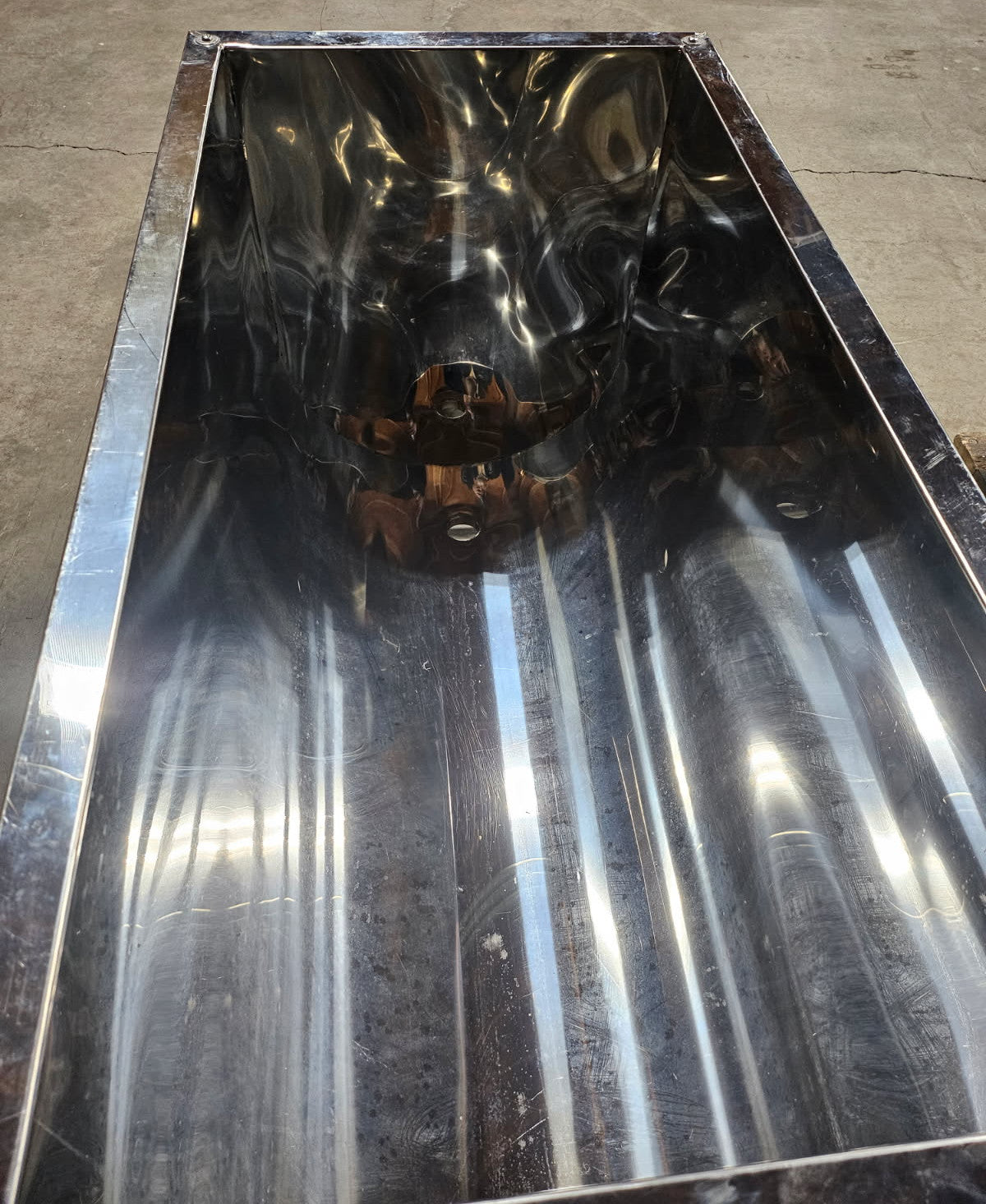 130 Gallon H2O Stainless Round Bottom Tank on Wheels (New)