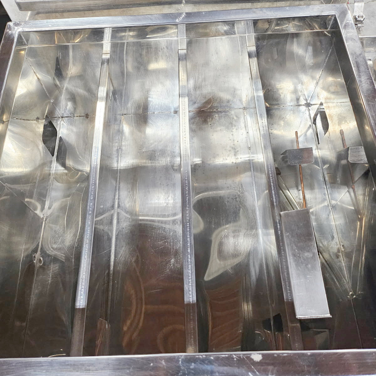 2'x6' Leader Patriot Evaporator with SS Arch, Stack, Insulation Board, Partially Bricked, Welded Pans, and Pan Covers