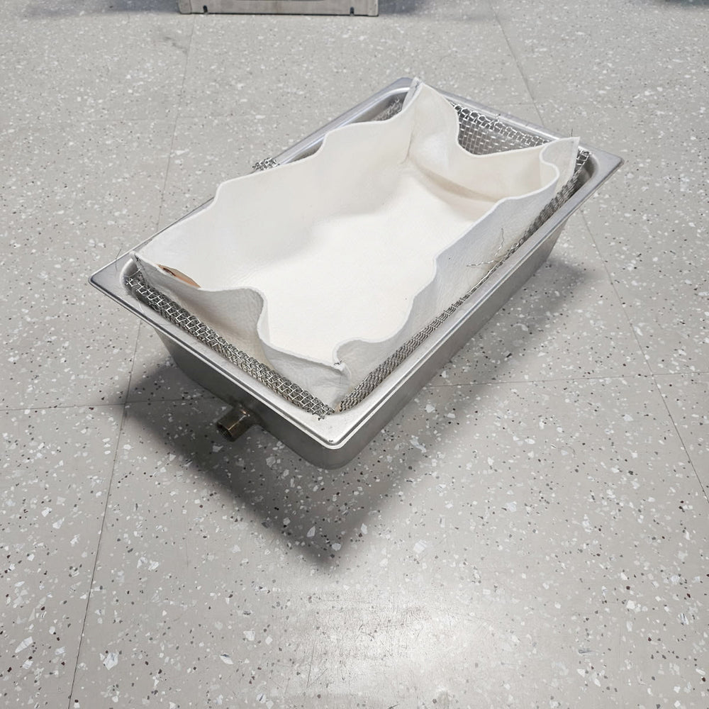 Used 12"x20"x5" SS pan with Drawoff Fitting & SS Wire Filter Rack