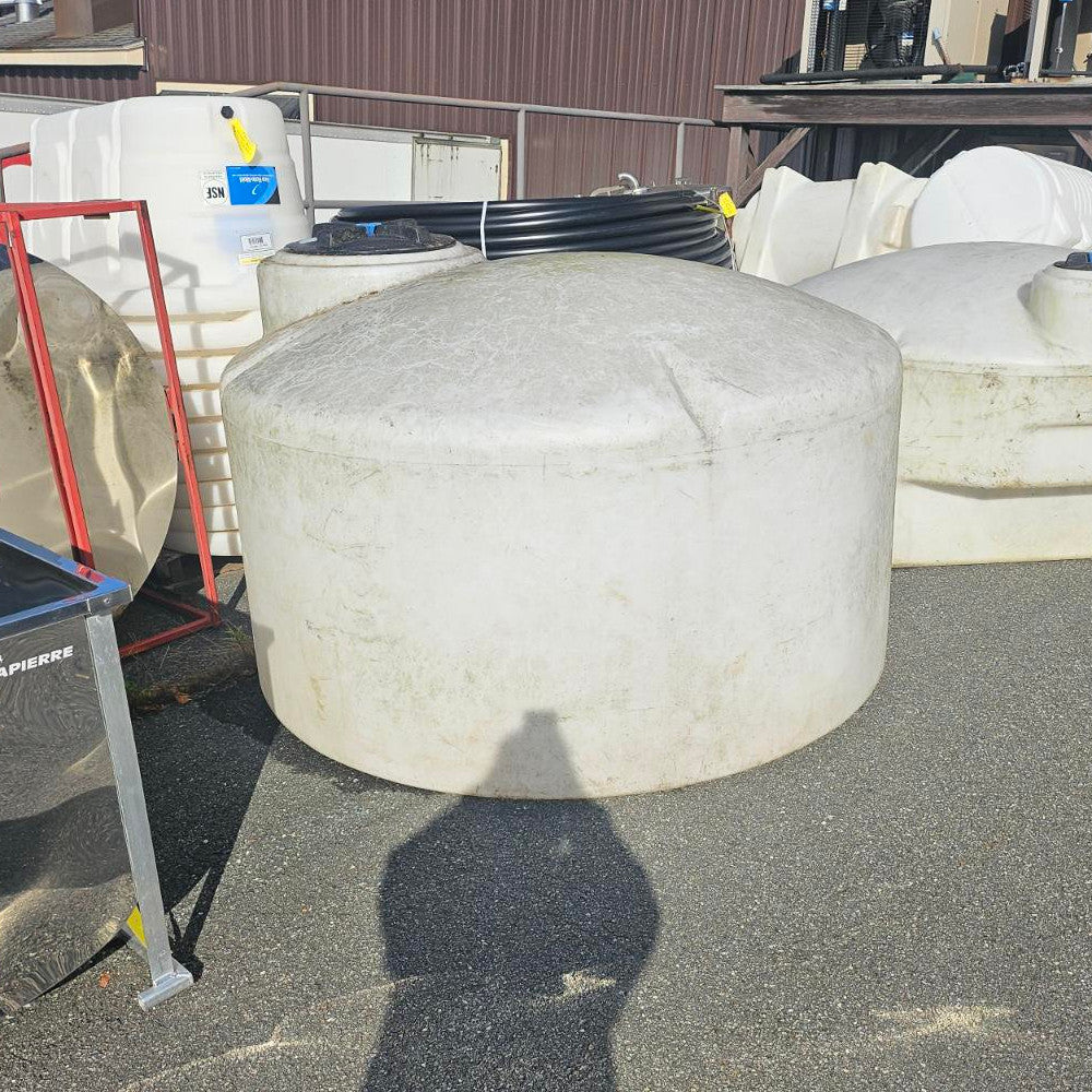 Used 550 Gallon Vertical Plastic Tank