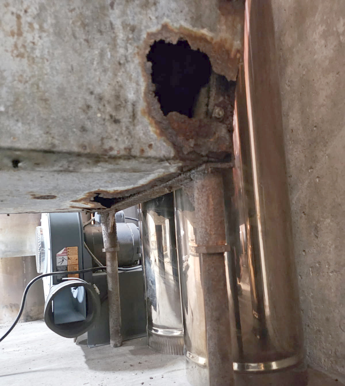 30"x8' Leader Evaporator w/ Lead Free Soldered Raised Flue Pan, Steamaway Pan and Welded Syrup Pan (arch needs repair)